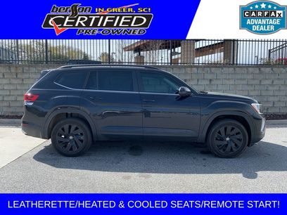Used 2024 Volkswagen Atlas SE w/ Black Wheel Package