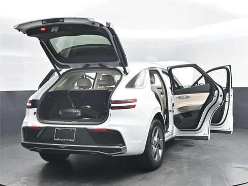 New 2026 Genesis GV70 2.5T Select image 19