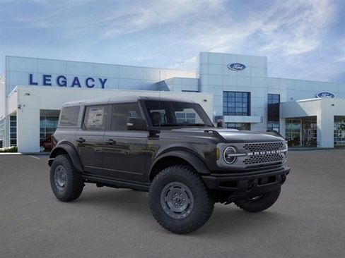 New 2025 Ford Bronco Badlands image 7