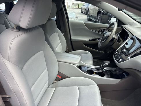 Used 2025 Chevrolet Malibu LT FWD image 25