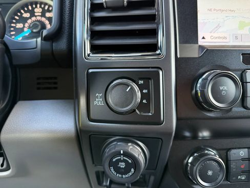 Used 2019 Ford F150 XLT w/ Equipment Group 302A Luxury AWD/4WD image 21