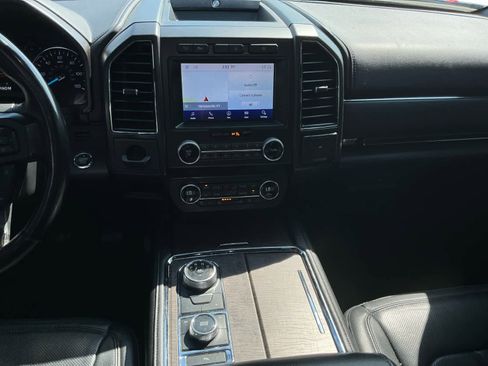Used 2020 Ford Expedition Limited image 11