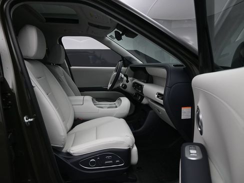 Certified 2026 Hyundai Palisade Calligraphy AWD/4WD image 30