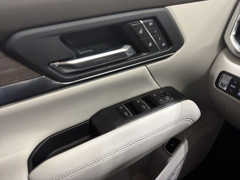New 2026 GMC Terrain Denali w/ LPO, Floor Liner Package AWD/4WD image 19