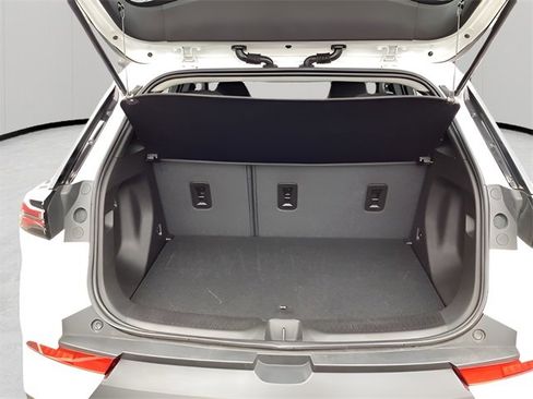 Used 2022 Chevrolet Bolt EUV LT w/ Driver Confidence Package image 13