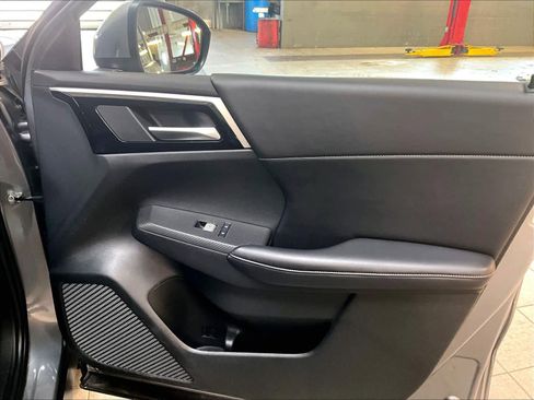 Used 2023 Mitsubishi Outlander SE image 12