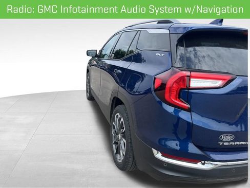 Used 2022 GMC Terrain SLT w/ Infotainment Package II AWD/4WD image 9