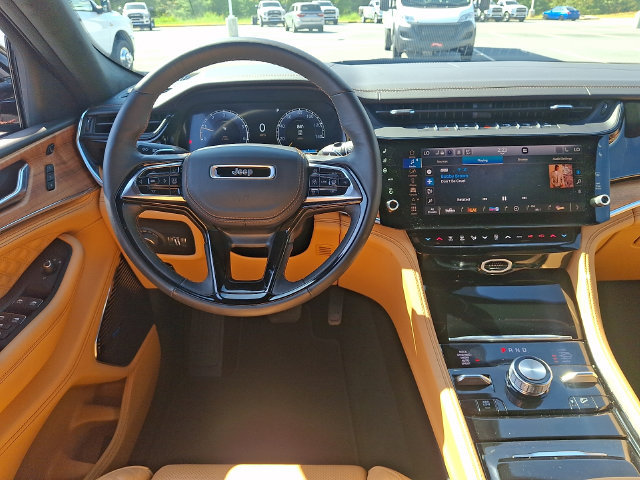 Used 2026 Jeep Grand Cherokee Summit AWD/4WD image 11