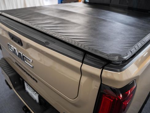 Used 2023 GMC Sierra 1500 AT4 w/ AT4 Premium Package image 11