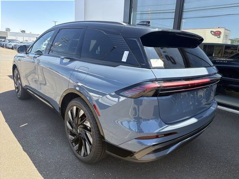 New 2026 Lincoln Nautilus Reserve w/ Jet Appearance Package AWD/4WD image 2
