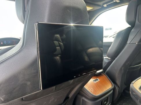 Used 2025 Lincoln Navigator Black Label AWD/4WD image 15