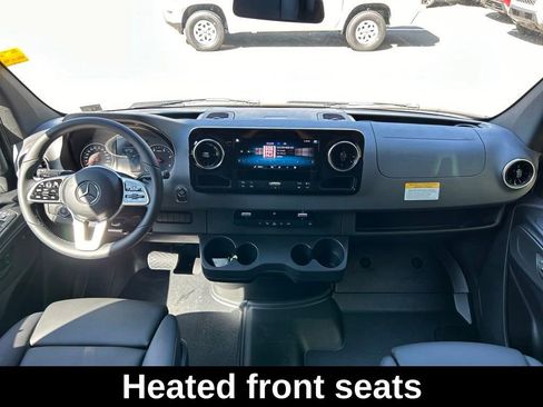 Used 2024 Mercedes-Benz Sprinter 2500 image 12