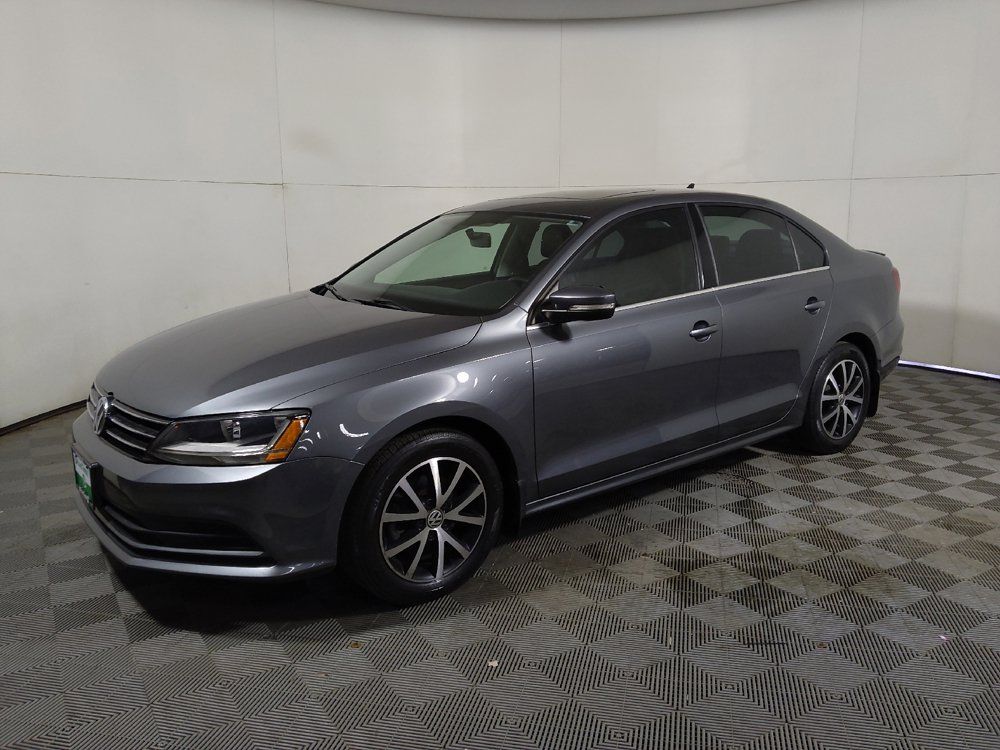 Used 2017 Volkswagen Jetta SE FWD image 2