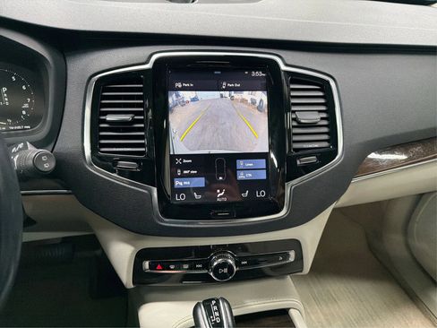 Used 2016 Volvo XC90 T6 Momentum w/ Momentum Plus Package image 23