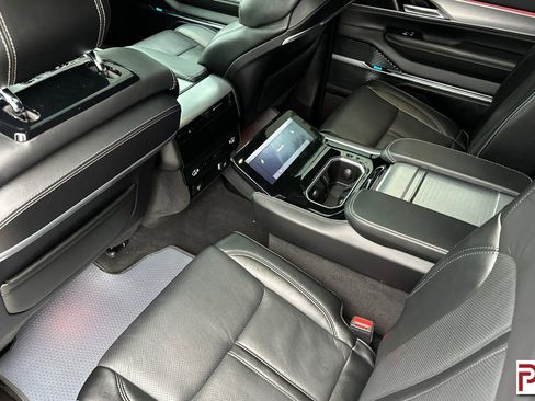 Used 2022 Jeep Grand Wagoneer Series I image 14