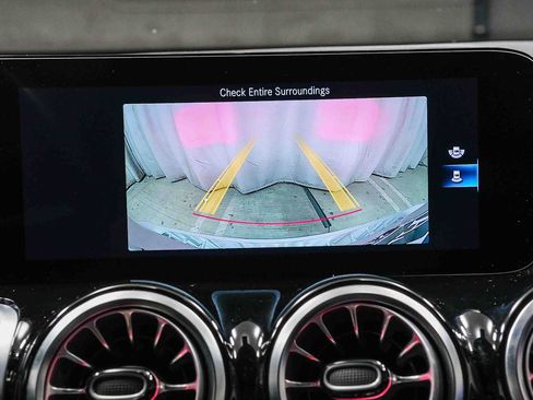 Certified 2022 Mercedes-Benz GLB 250 image 30