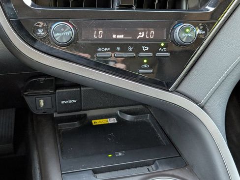 Used 2022 Toyota Camry XSE w/ Navigation Package FWD image 10