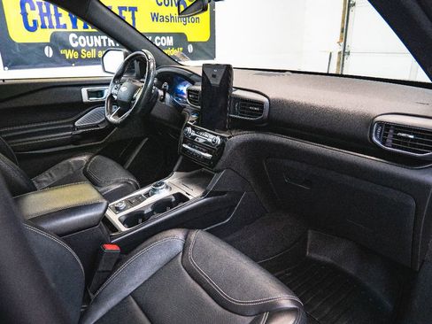 Used 2021 Ford Explorer ST w/ ST Street Pack image 21