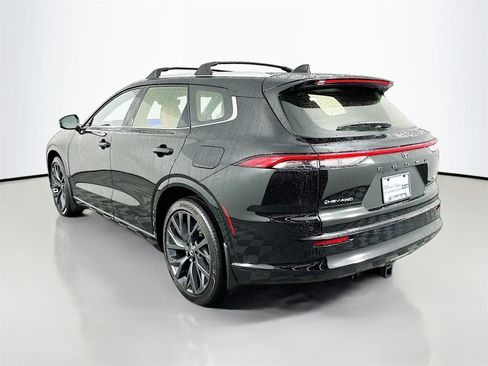 New 2025 Toyota Crown Signia Limited image 5