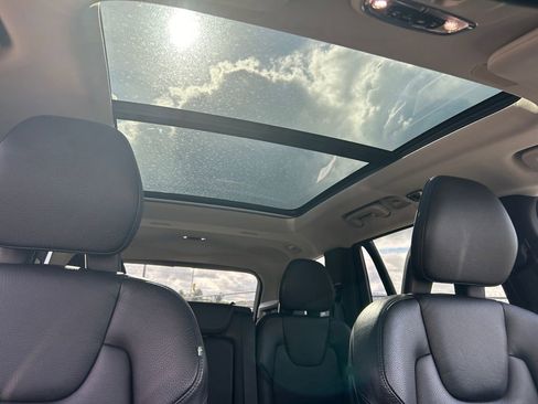 Used 2018 Volvo XC90 T6 Momentum w/ Convenience Package AWD/4WD image 28