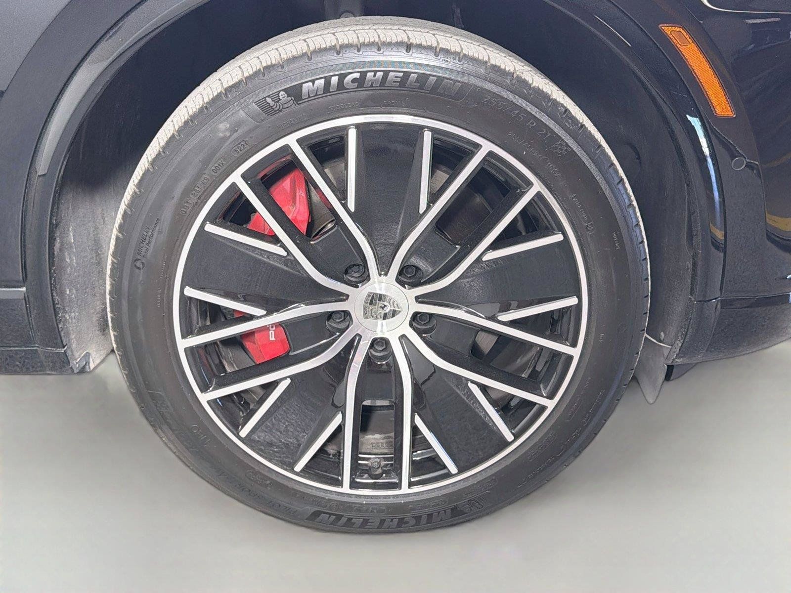 Certified 2025 Porsche Macan Turbo Electric AWD/4WD image 14