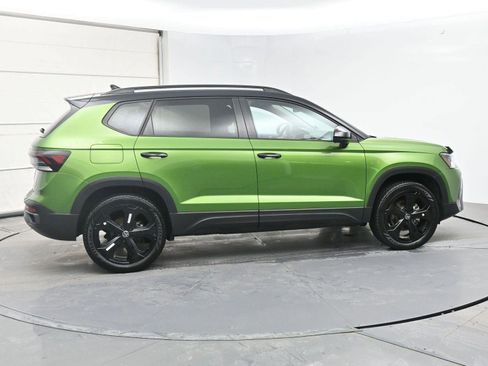 Certified 2025 Volkswagen Taos SE image 26