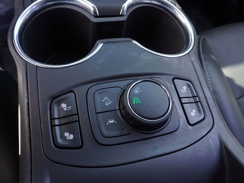 Certified 2024 GMC Terrain SLT image 18