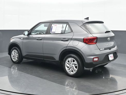 Used 2022 Hyundai Venue SE w/ Cargo Package image 4