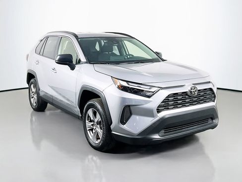 Used 2025 Toyota RAV4 LE AWD/4WD image 1