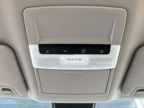 Used 2025 Nissan Altima 2.5 SV FWD image 17