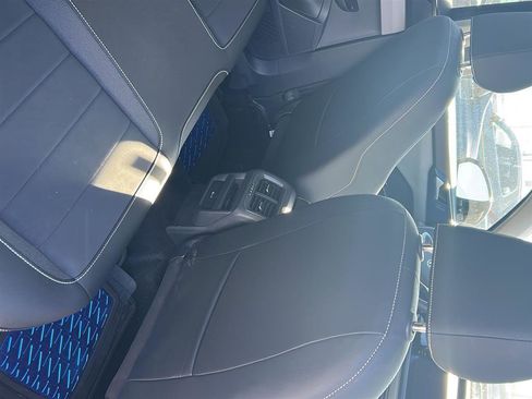 Used 2023 Volkswagen Taos SE image 4