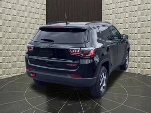 Certified 2022 Jeep Compass Trailhawk w/ Sun and Sound Group AWD/4WD image 4