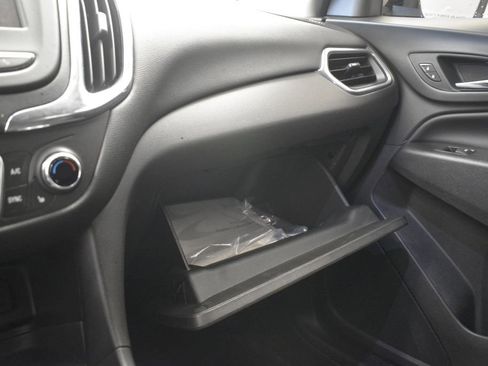 Used 2020 Chevrolet Equinox LT image 41