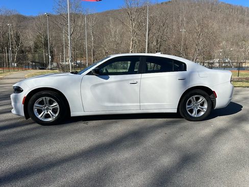 Used 2023 Dodge Charger SXT image 7