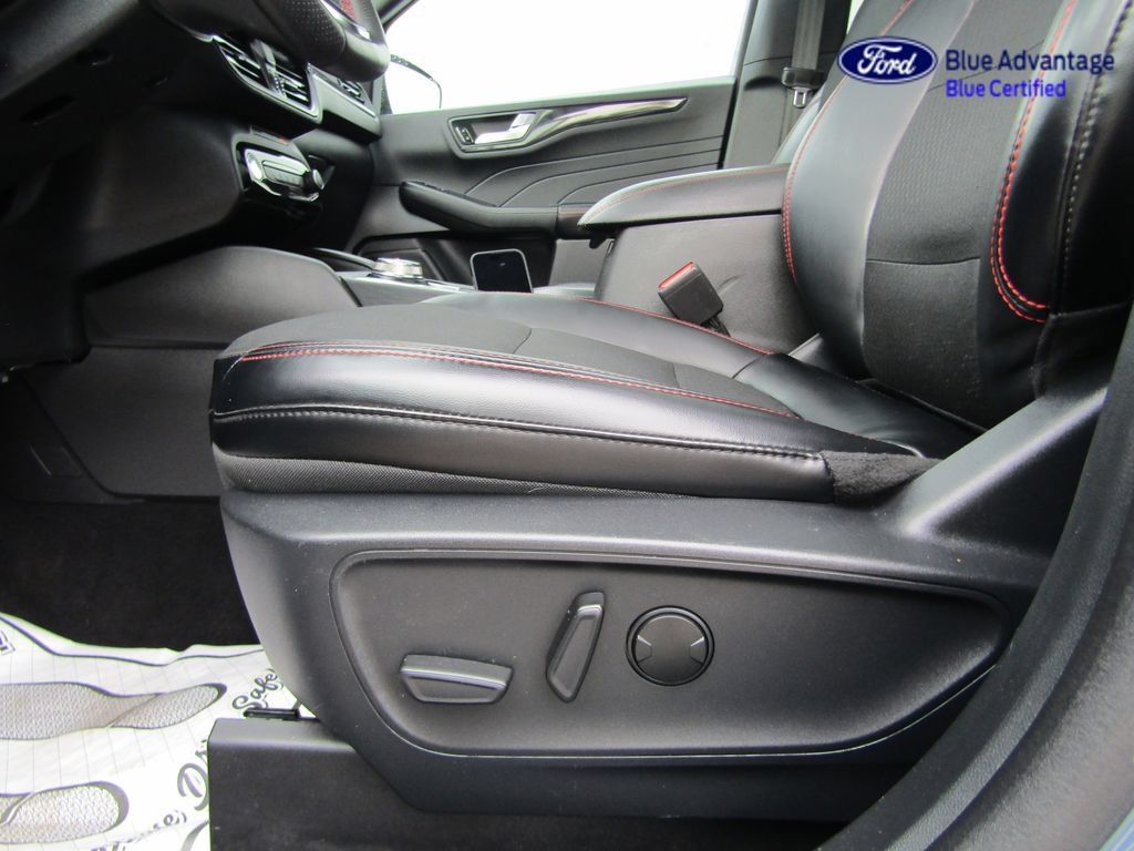 Certified 2025 Ford Escape ST-Line w/ Tech Pack #1 AWD/4WD image 23