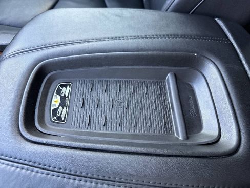 Used 2016 Cadillac Escalade Premium AWD/4WD image 51