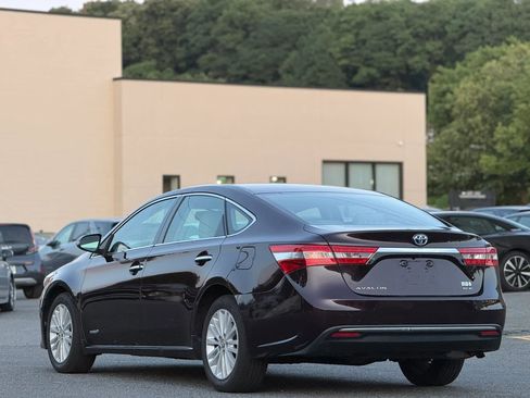 Used 2013 Toyota Avalon XLE Premium FWD image 3