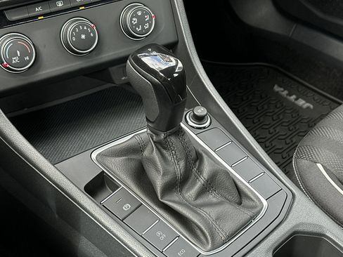 Used 2023 Volkswagen Jetta Sport image 19