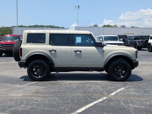 New 2026 Ford Bronco Badlands AWD/4WD image 3
