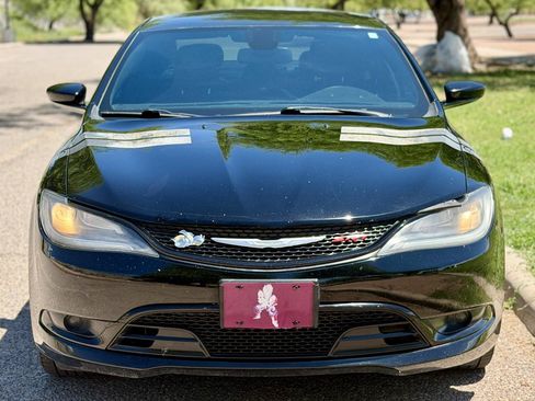 Used 2015 Chrysler 200 S FWD image 8