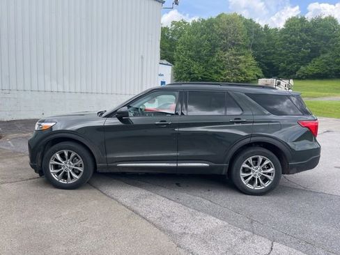 Used 2023 Ford Explorer XLT w/ Equipment Group 202A AWD/4WD image 9