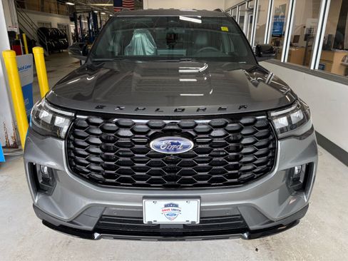 New 2026 Ford Explorer ST-Line AWD/4WD image 3