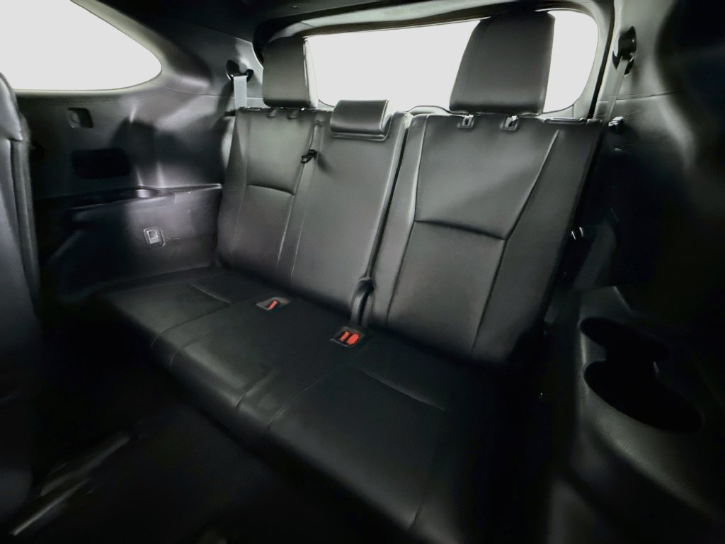 Used 2022 Toyota Highlander XSE FWD image 23