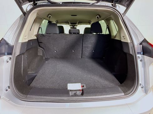 Used 2025 Nissan Rogue SV image 36