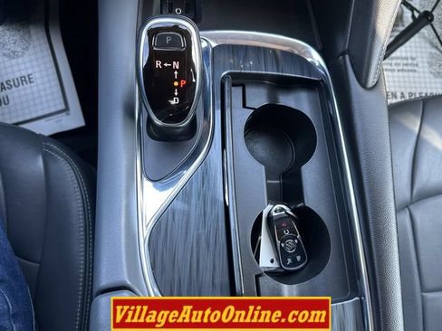 Used 2019 Buick Enclave Essence AWD/4WD image 25