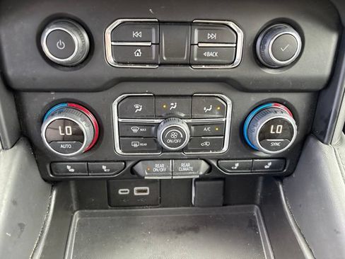 Used 2023 Chevrolet Tahoe LT w/ Luxury Package AWD/4WD image 17