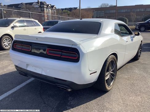Used 2016 Dodge Challenger R/T image 5