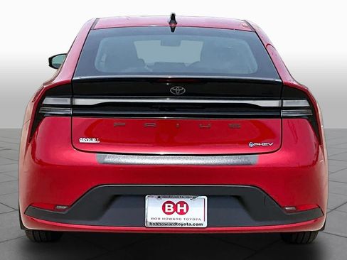 New 2026 Toyota Prius Plug-In Hybrid FWD image 4