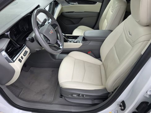 Used 2020 Cadillac XT6 Premium Luxury FWD image 10