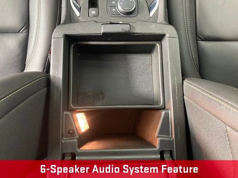 Used 2023 Chevrolet Traverse LT w/ Rear Camera Mirror Package AWD/4WD image 13